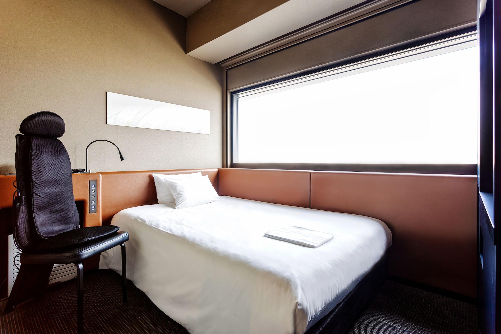 Remm Shin-Osaka Hotell Exteriör bild